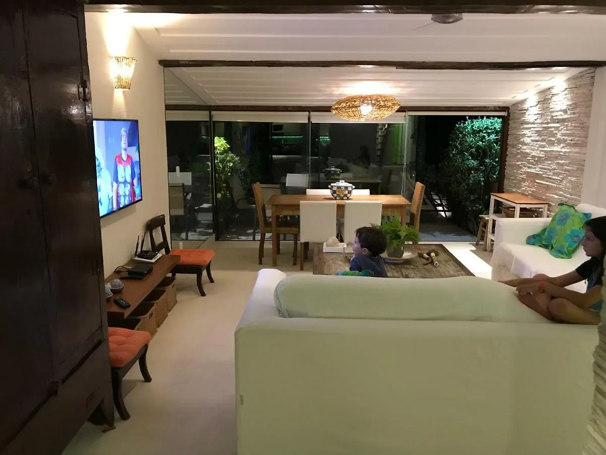 Holiday home Casa Pe Na Areia: Beachfront Retreat in Búzios